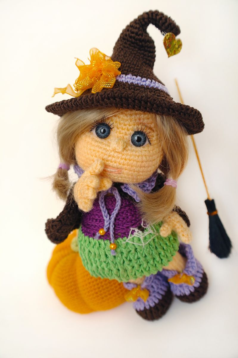 Blog content image for 'Crochet Pattern: Witch Outfit for Doll Rosalie'