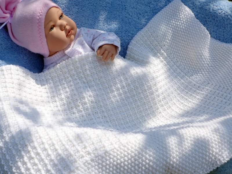 Blog-Inhaltsbild für 'Die weichste Babydecke der Welt im Mustermix - Kostenlose Strickanleitung'