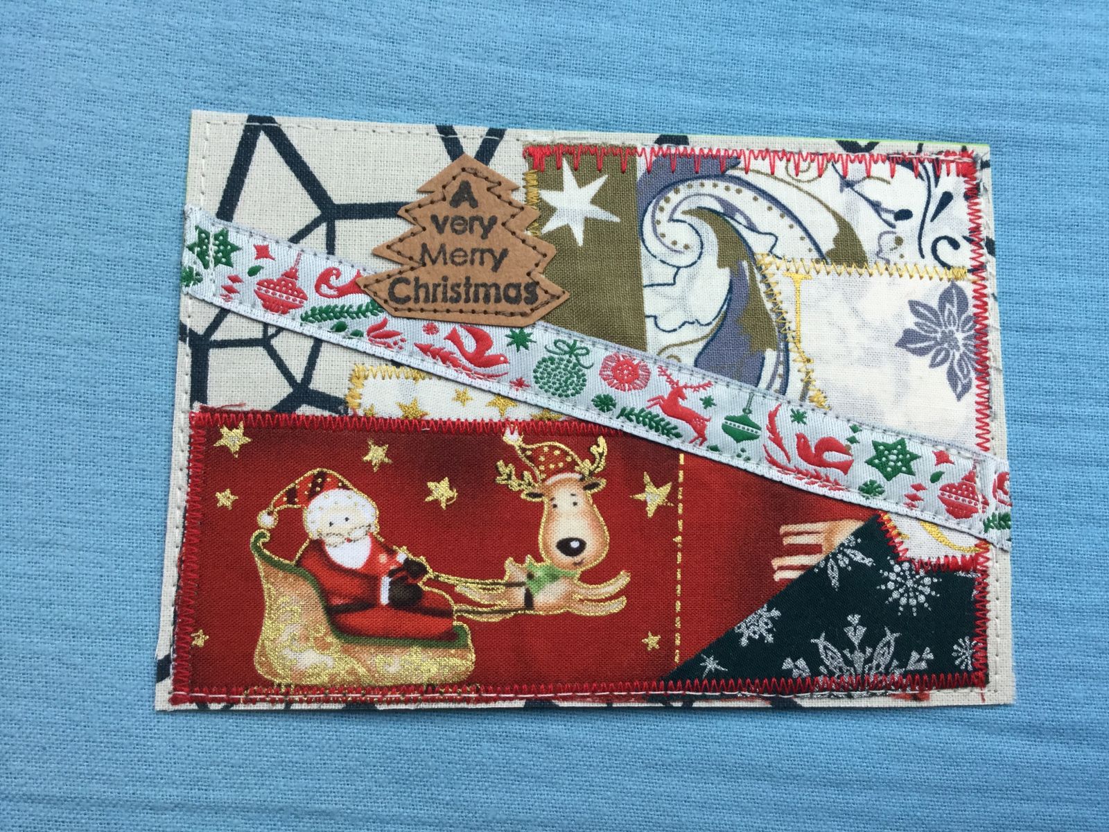 Blog-Inhaltsbild für 'Kostenlose Nähanleitung: weihnachtliche Stoffpostkarten'