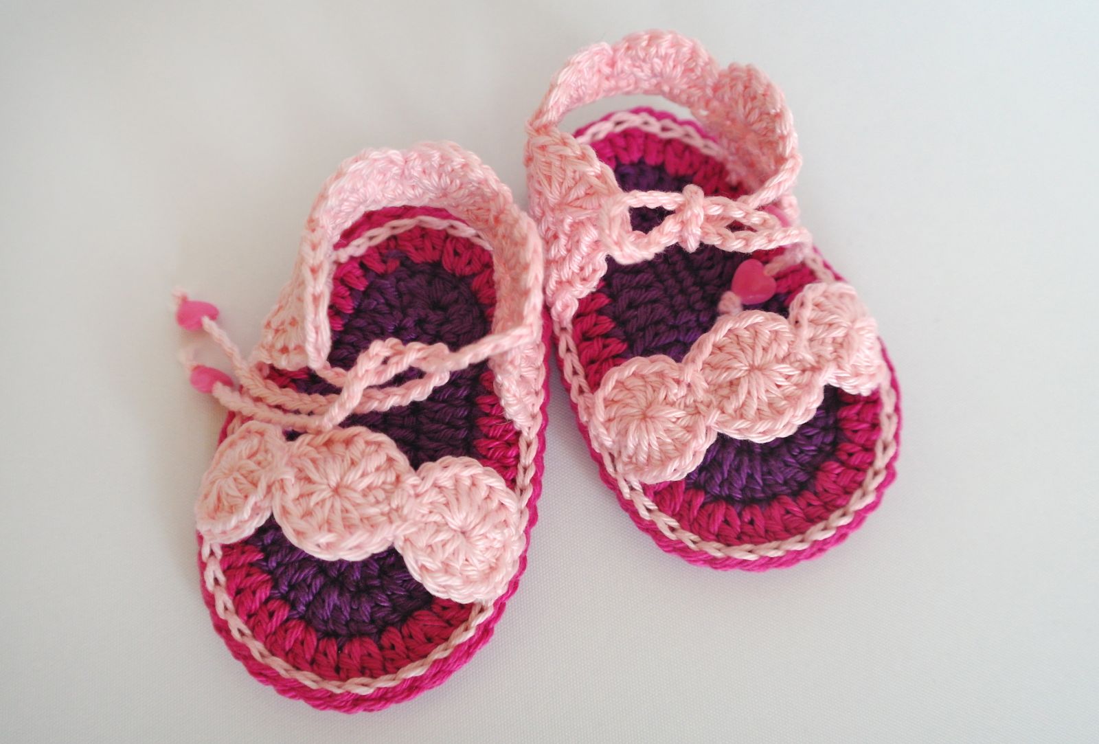 Blog-Inhaltsbild für 'Häkelanleitung Baby-Schuhe für Jungen & Mädchen'