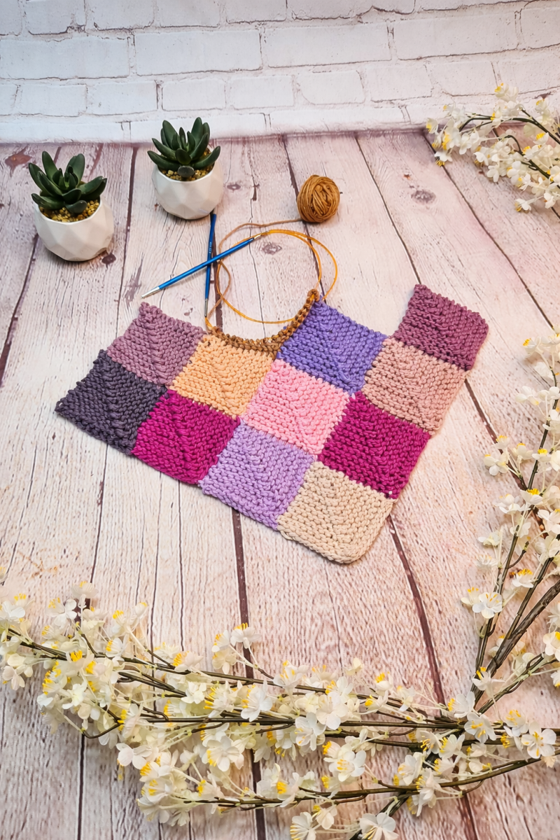 Blog-Inhaltsbild für 'Wie man Mitred Squares strickt: ein Tutorial für Anfänger'