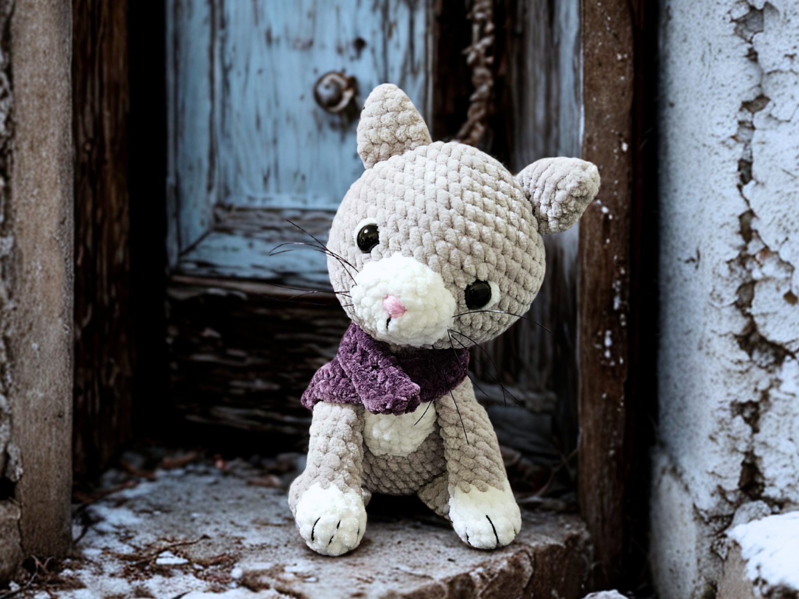 Blog content image for 'Free amigurumi crochet pattern for a small cat made with chenille yarn'