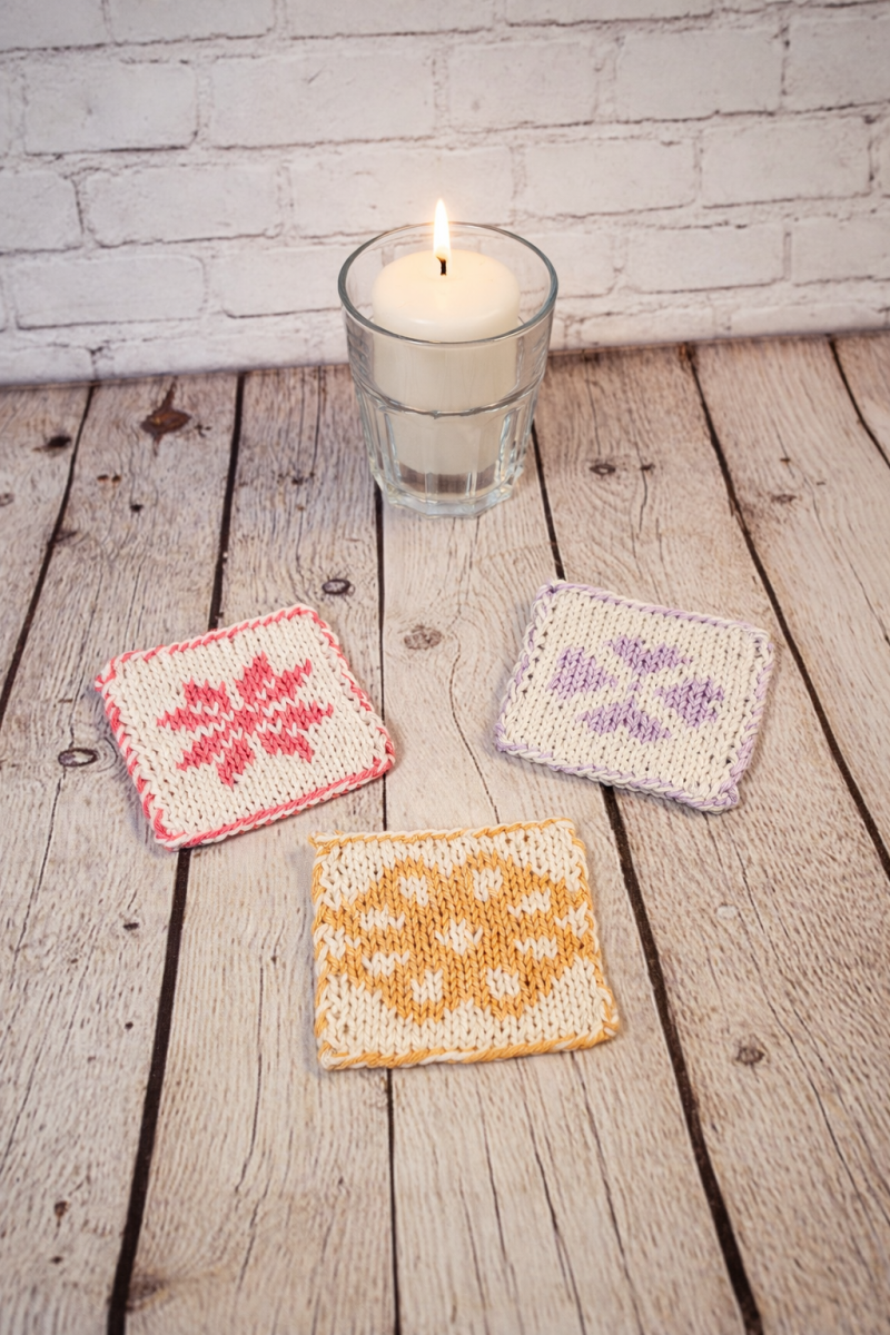 Blog-Inhaltsbild für 'Frühlingshafte Strickuntersetzer – eine kostenlose Strickanleitung'