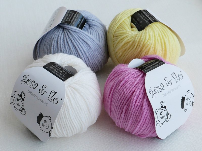 Blog-Inhaltsbild für 'Die weichste Babydecke der Welt im Mustermix - Kostenlose Strickanleitung'