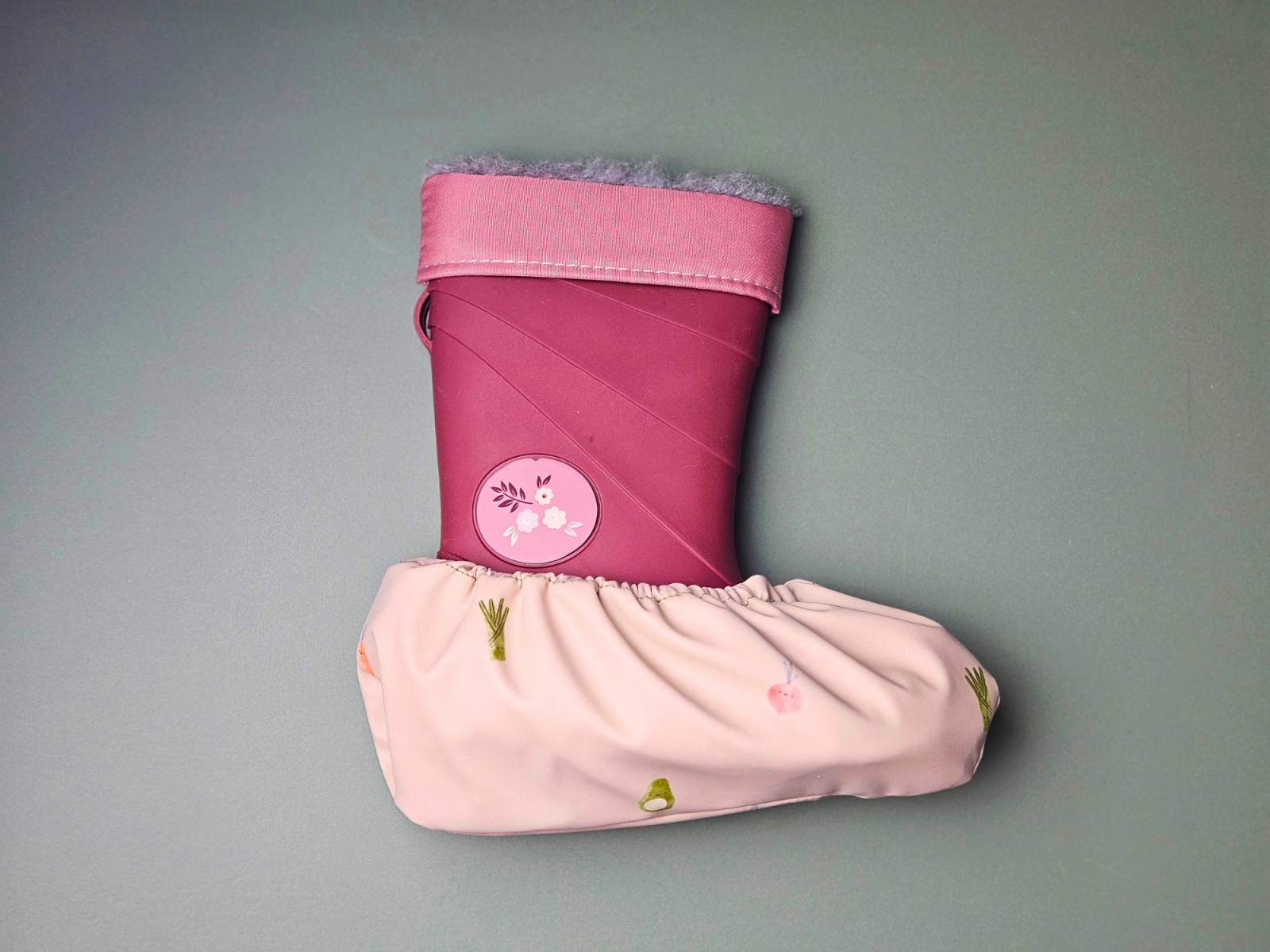 Blog-Inhaltsbild für 'Schuhüberzieher für Kinder nähen – schnell & einfach gegen dreckige Schuhe'