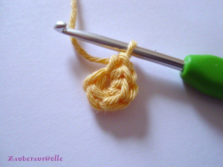 Blog-Inhaltsbild für 'Osterei Küken häkeln - DIY-kostenlose Anleitung'