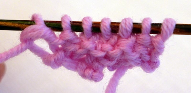 Blog-Inhaltsbild für 'Die weichste Babydecke der Welt im Mustermix - Kostenlose Strickanleitung'