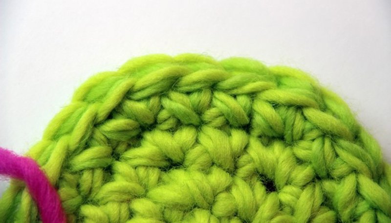 Blog-Inhaltsbild für 'Gefilztes rundes Sitzkissen aus Wollresten'