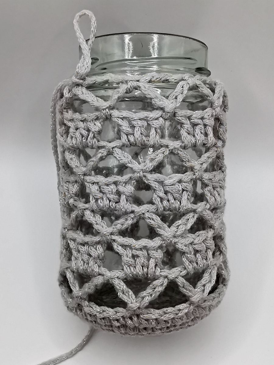 Blog-Inhaltsbild für 'Gehäkelte Windlichter – schnell gemacht, wunderschön & absolut anfängertauglich'