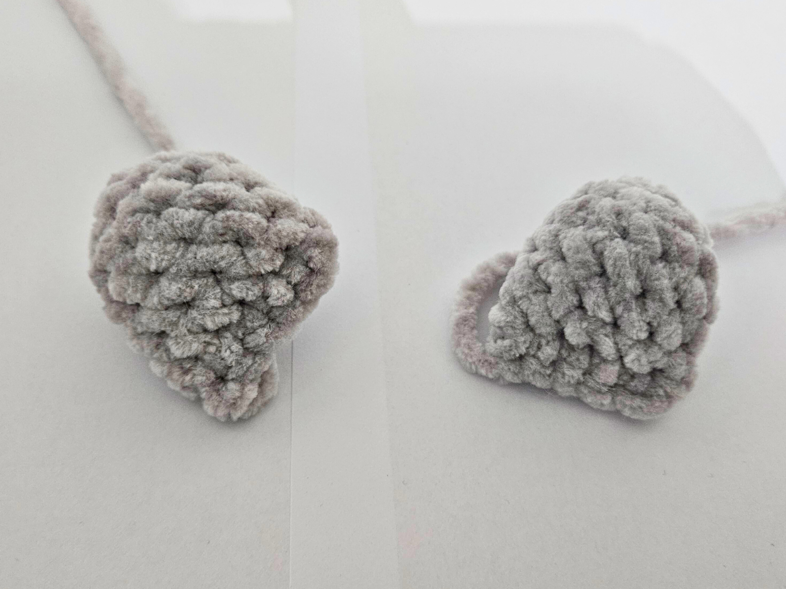 Blog-Inhaltsbild für 'Kostenlose Häkelanleitung kleine Katze aus Chenille-Garn'