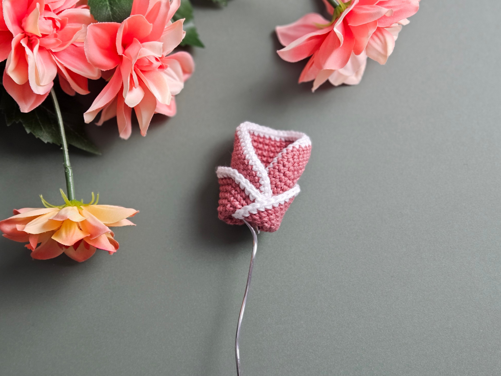 Blog-Inhaltsbild für 'Häkelprojekte für den Muttertag #1: Kleine Blüten'