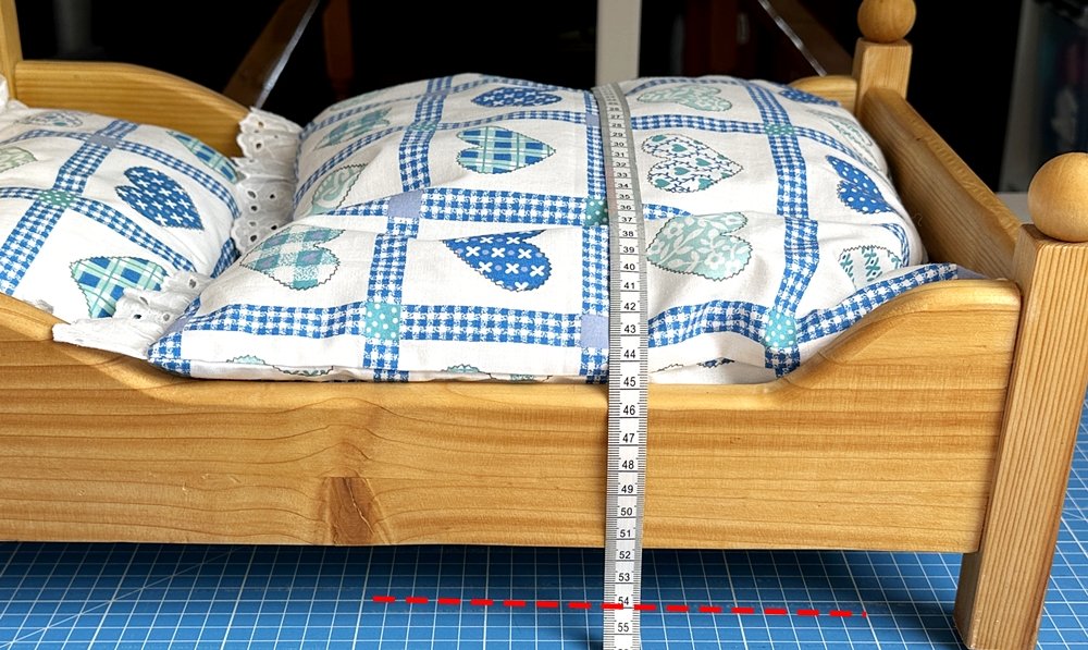 Blog-Inhaltsbild für 'Näh-Workshop Teil 1: Reste-Projekte und Patchwork-Bettdecke fürs Puppenbett'