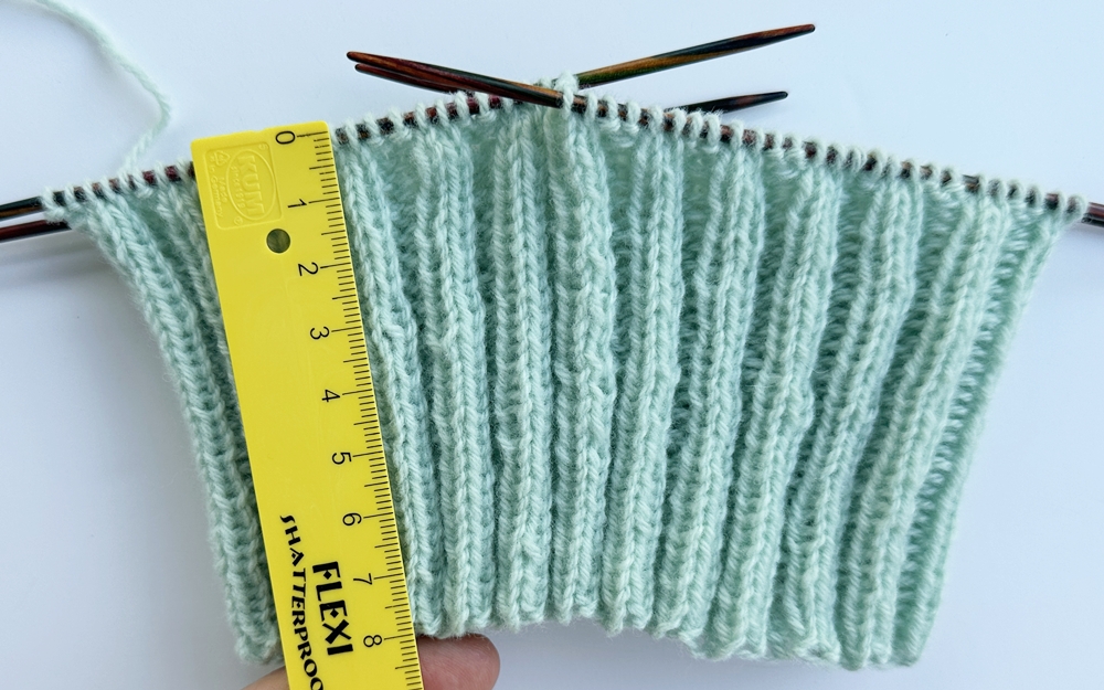 Blog-Inhaltsbild für 'Strickanleitung Babyhose in 3 Größen'