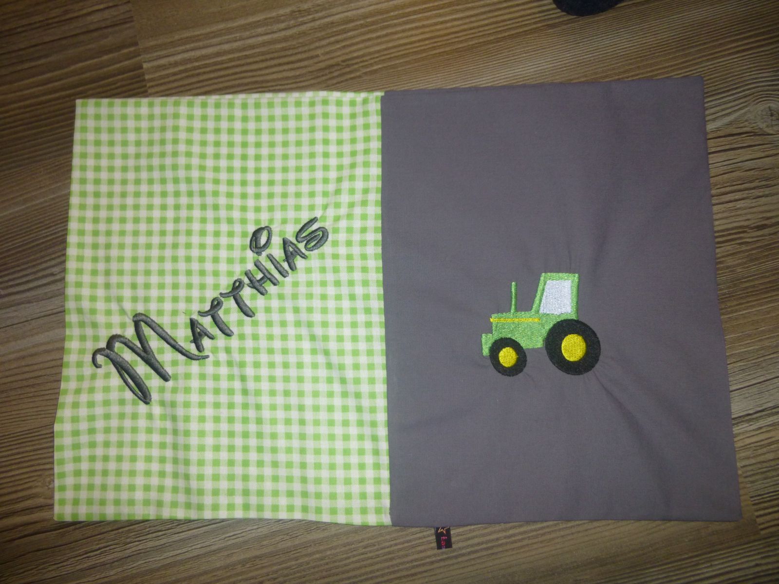 Blog-Inhaltsbild für 'Nähanleitung: Schönes Namenskissen'