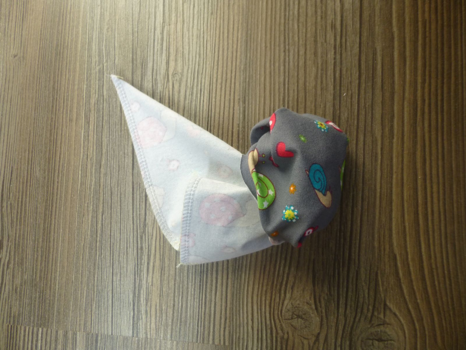 Blog-Inhaltsbild für 'Näh-Anleitung: Schönes Halstuch / Dreieckstuch'