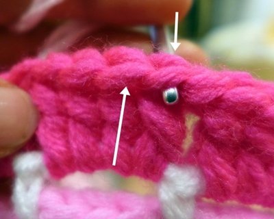 Blog-Inhaltsbild für 'Gratis Häkelanleitung: Buntes Sitzkissen für Kinder'