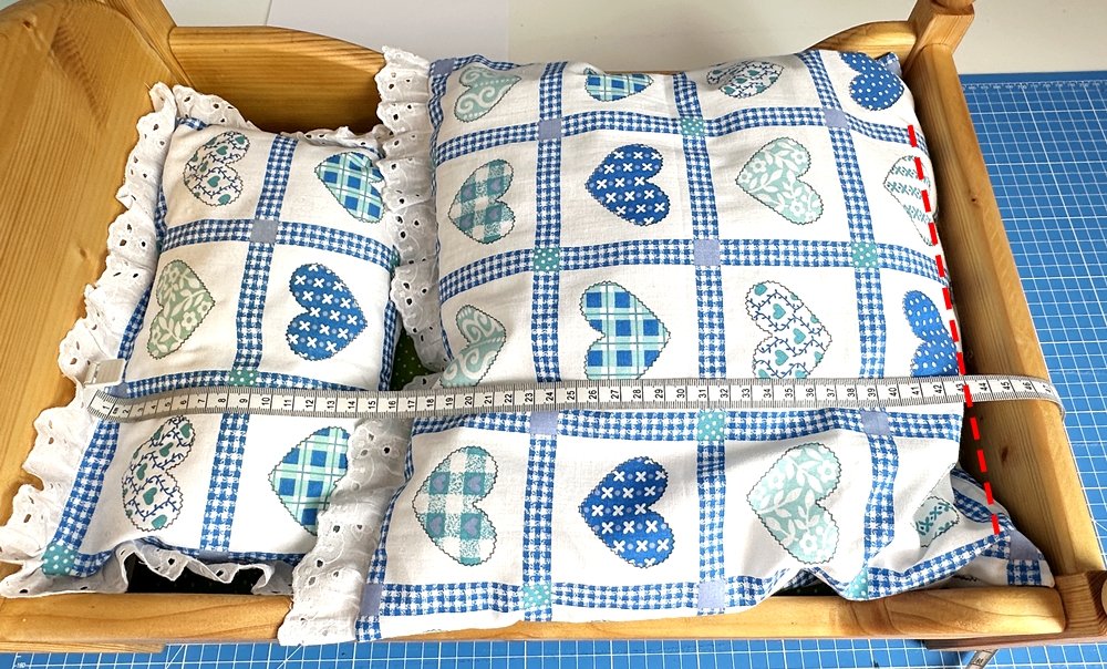 Blog-Inhaltsbild für 'Näh-Workshop Teil 1: Reste-Projekte und Patchwork-Bettdecke fürs Puppenbett'