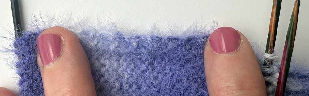 Blog-Inhaltsbild für 'Kuschelweiche Flauschsocken stricken'