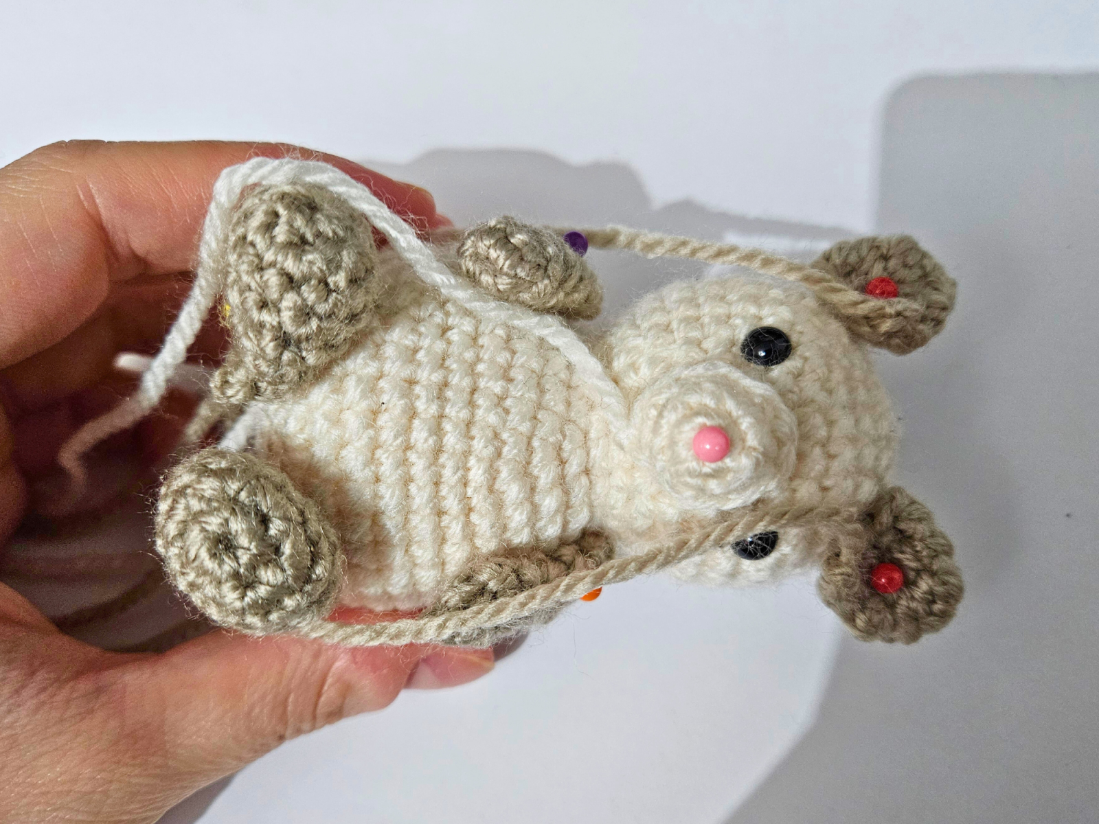 Blog-Inhaltsbild für 'Kostenlose Häkelanleitung Amigurumi Igel mit Pilz'