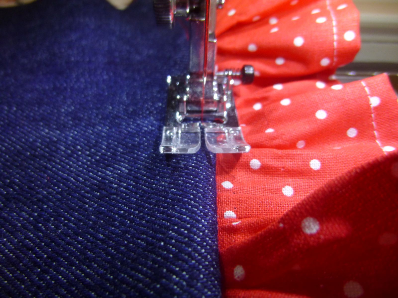 Blog-Inhaltsbild für 'Näh-Anleitung: LaneyART Rüschchen-Jeans-Rock'