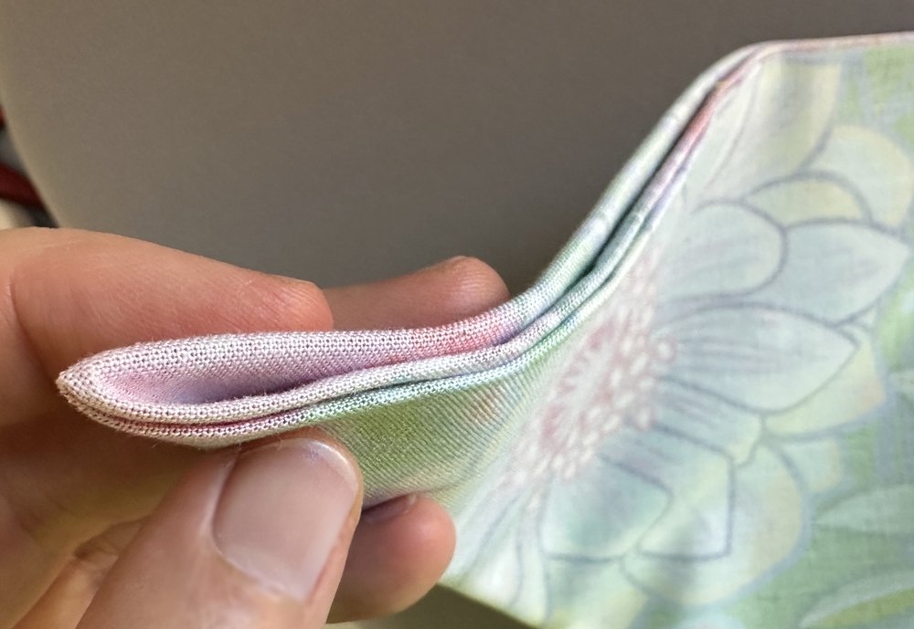 Blog-Inhaltsbild für 'Sommer-DIY: Perfekt sitzende Tischdecken mit Gummizug selbst nähen'