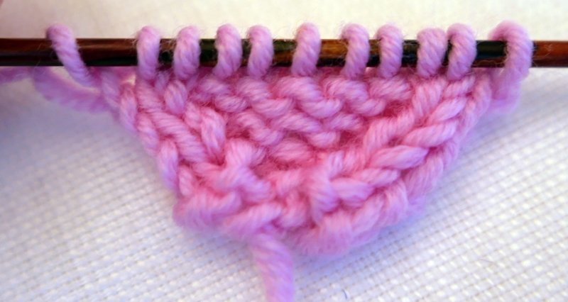 Blog-Inhaltsbild für 'Die weichste Babydecke der Welt im Mustermix - Kostenlose Strickanleitung'