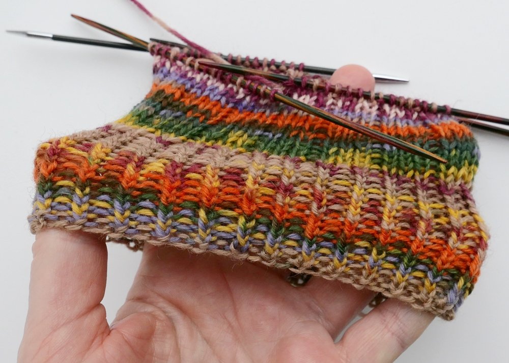 Blog-Inhaltsbild für 'Socken-Workshop Teil 1: Materialkunde, Bündchen, Schaft'