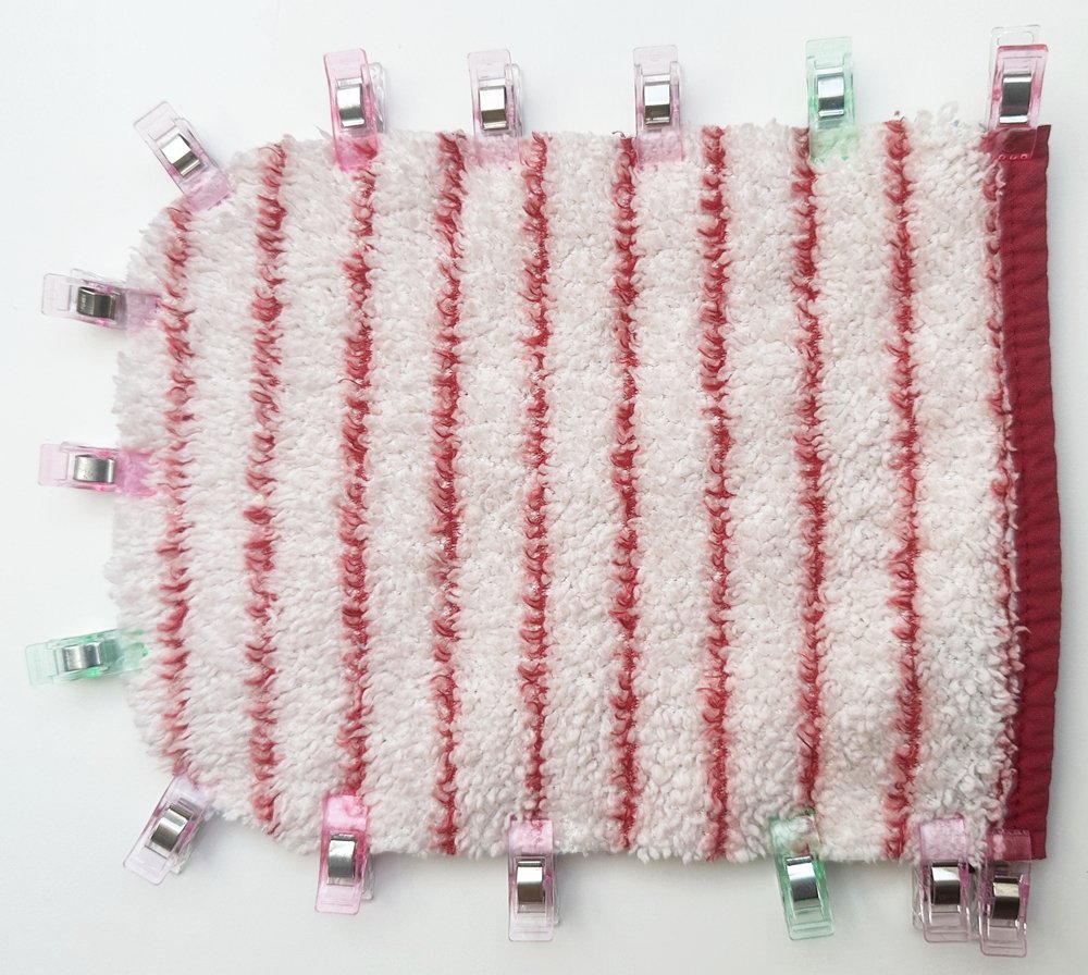 Blog-Inhaltsbild für 'Aus Alt mach Neu: Waschhandschuhe aus altem Bademantel nähen'