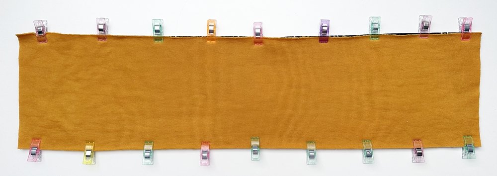 Blog-Inhaltsbild für 'Modernes Knoten-Stirnband in 2 Varianten nähen – Ratzfatz fertig'