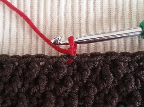 Blog-Inhaltsbild für 'Kostenlose Häkelanleitung: Feminine Slouchy-Mütze'