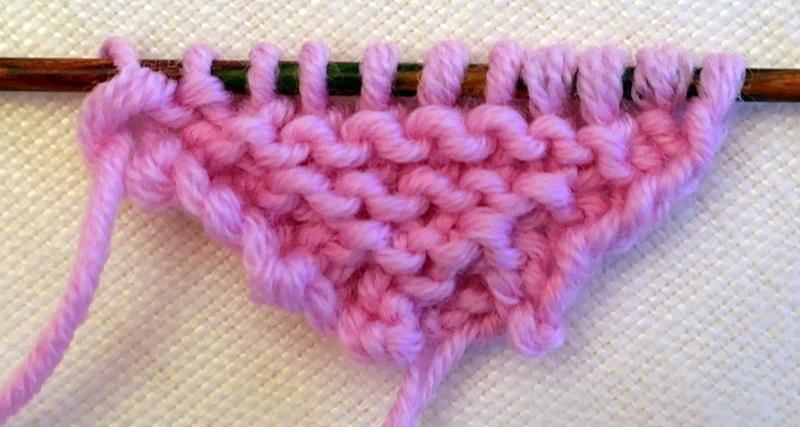 Blog-Inhaltsbild für 'Die weichste Babydecke der Welt im Mustermix - Kostenlose Strickanleitung'