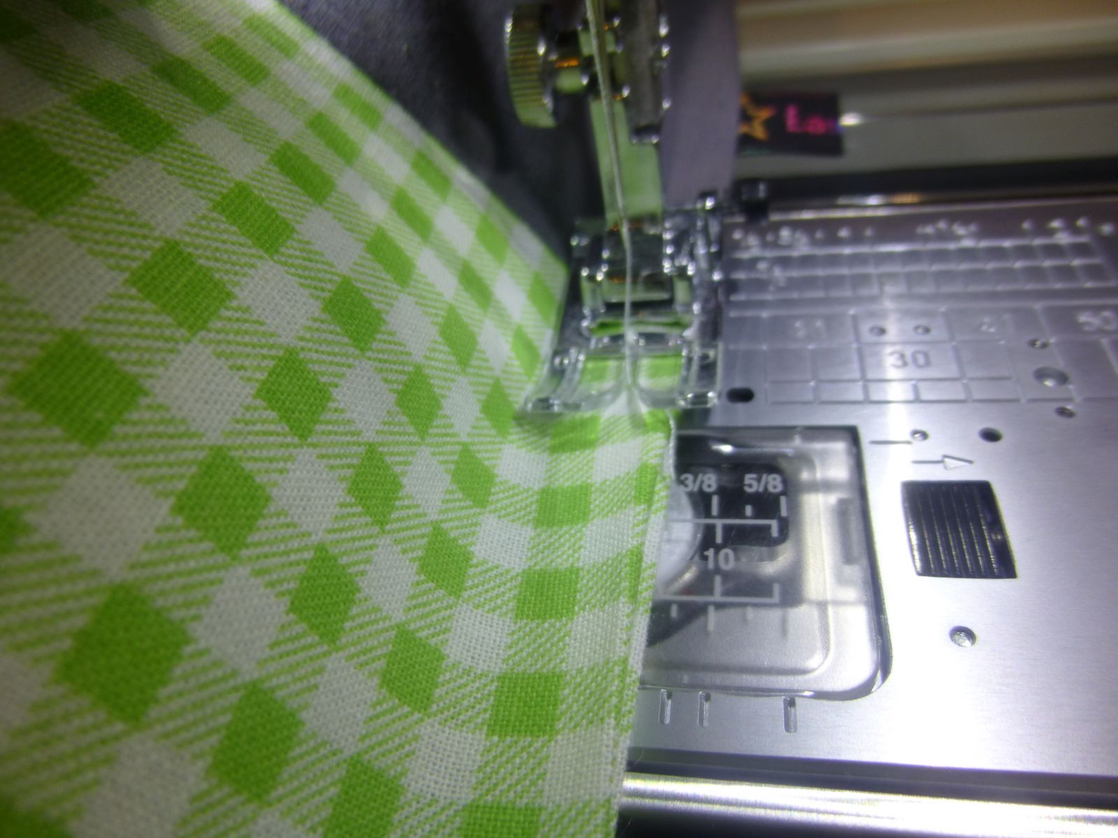 Blog-Inhaltsbild für 'Nähanleitung: Schönes Namenskissen'