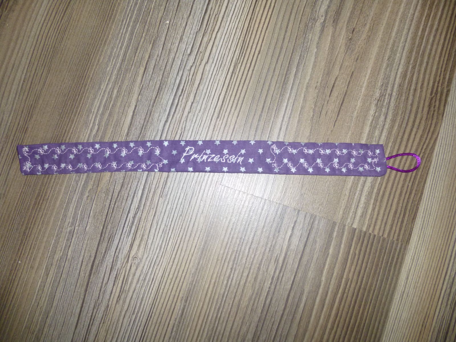 Blog-Inhaltsbild für 'Näh-Anleitung: Schnullerband'