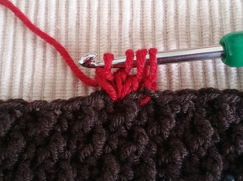 Blog-Inhaltsbild für 'Kostenlose Häkelanleitung: Feminine Slouchy-Mütze'