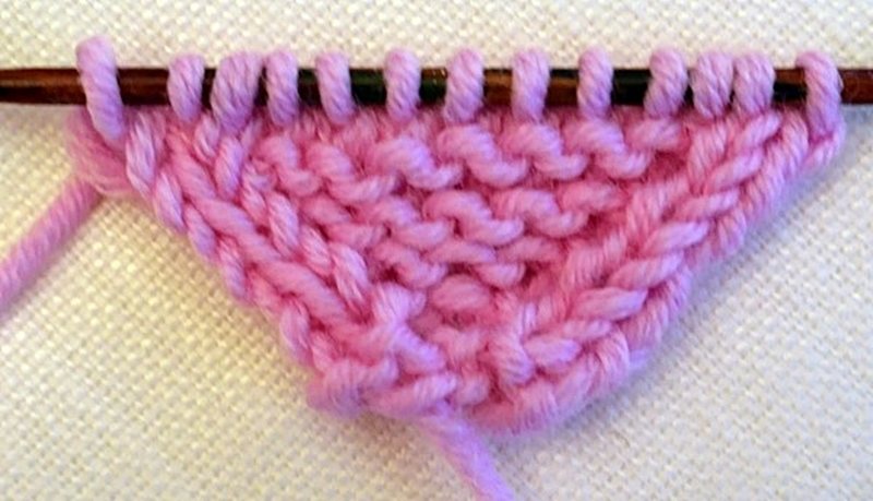 Blog-Inhaltsbild für 'Die weichste Babydecke der Welt im Mustermix - Kostenlose Strickanleitung'