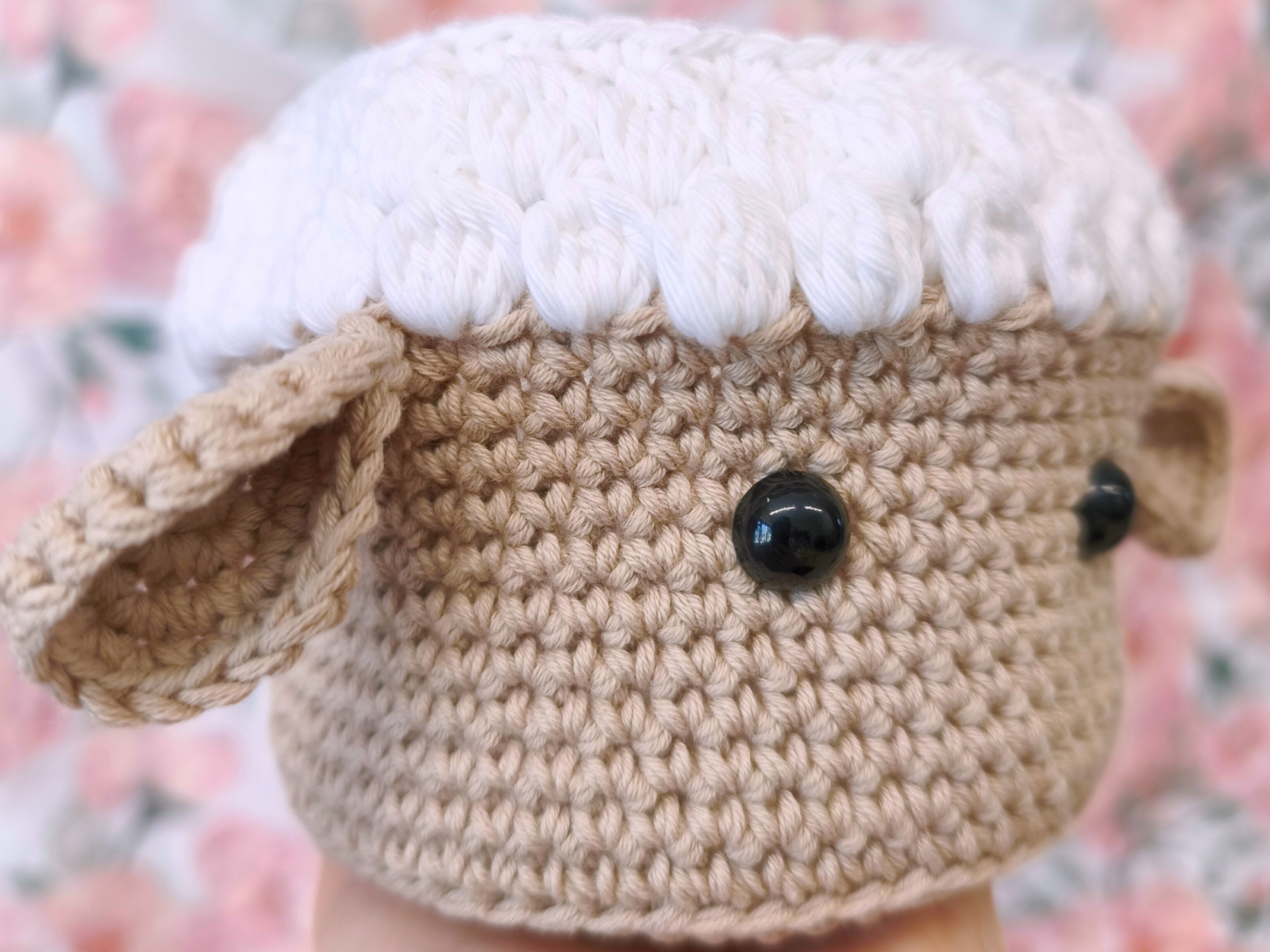 Blog-Inhaltsbild für 'Kostenlose Häkelanleitung - Pflanzenübertopf Schaf „Lise“'