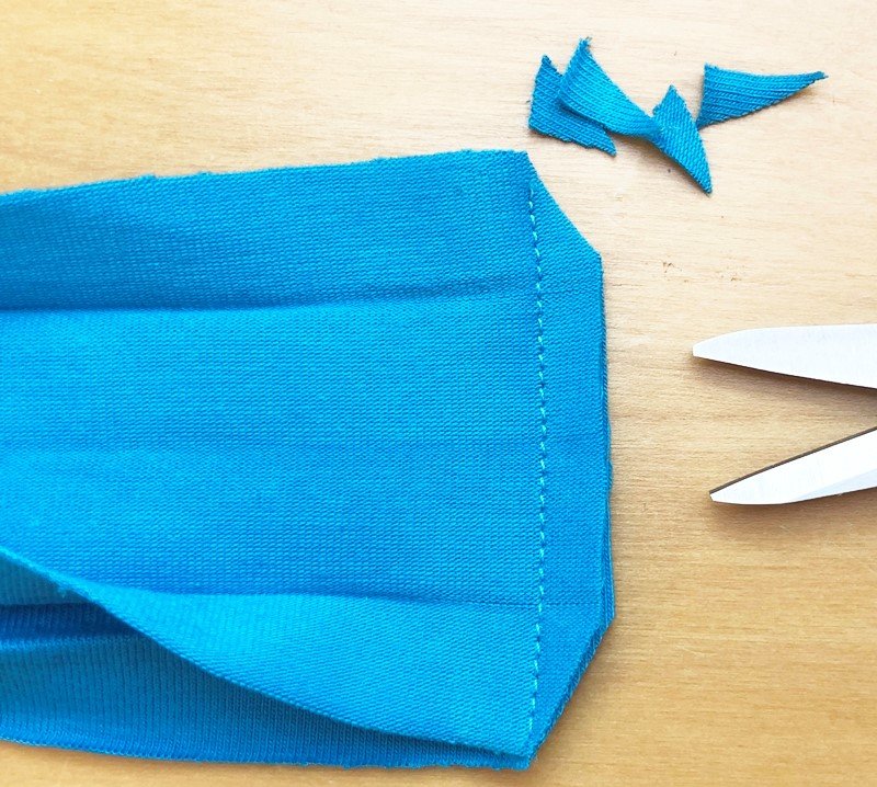 Blog-Inhaltsbild für 'Jersey-Blende für Halsausschnitt selber machen'