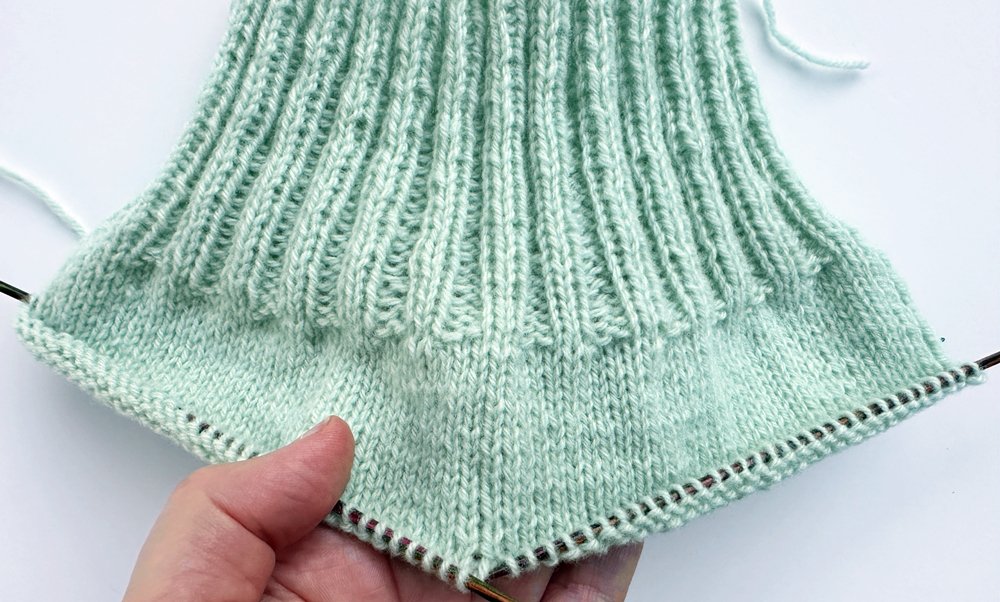 Blog-Inhaltsbild für 'Strickanleitung Babyhose in 3 Größen'