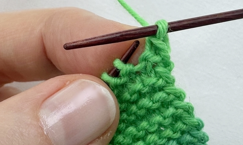 Blog-Inhaltsbild für 'Stricken mit Kindern: Kinderleichte Puppenmode für Strickanfänger'