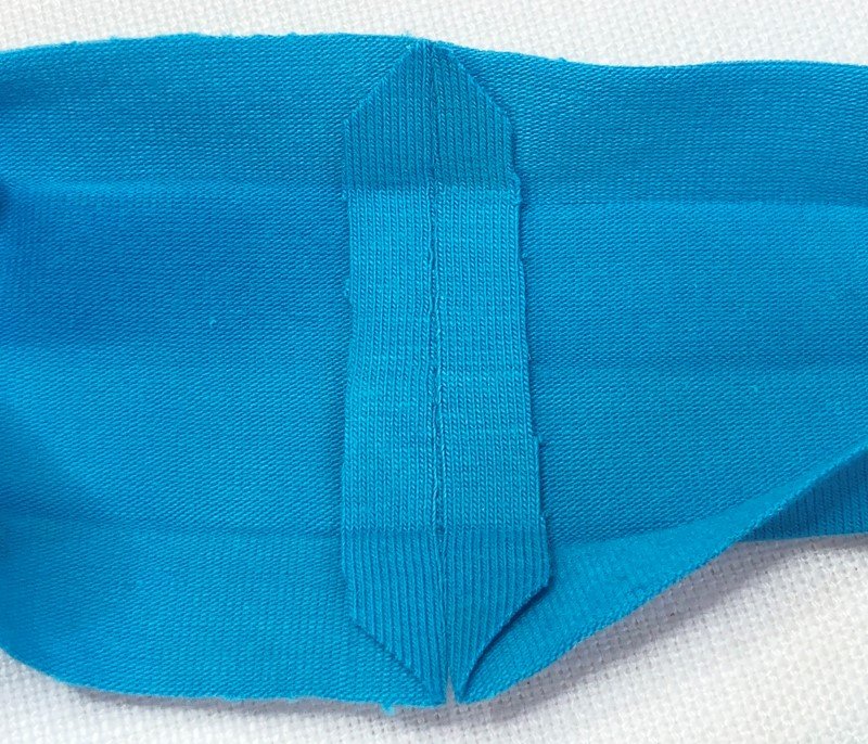 Blog-Inhaltsbild für 'Jersey-Blende für Halsausschnitt selber machen'