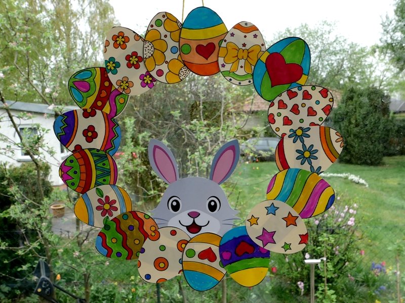 Blog-Inhaltsbild für 'Basteln mit Kindern: Wir basteln Türkränze aus Papier und Pappe'