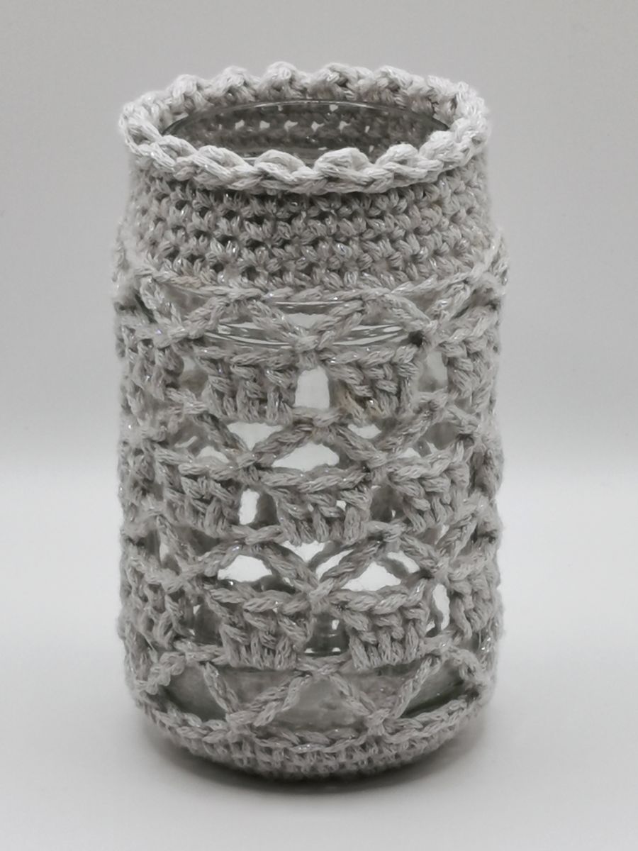 Blog-Inhaltsbild für 'Gehäkelte Windlichter – schnell gemacht, wunderschön & absolut anfängertauglich'