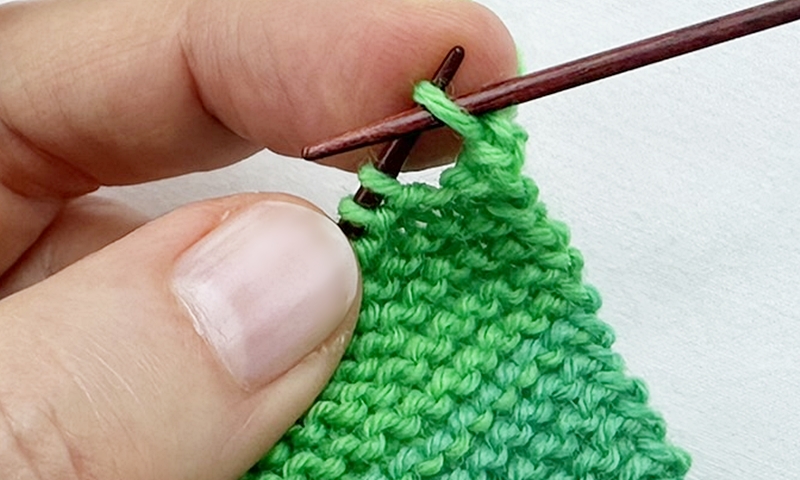 Blog-Inhaltsbild für 'Stricken mit Kindern: Kinderleichte Puppenmode für Strickanfänger'