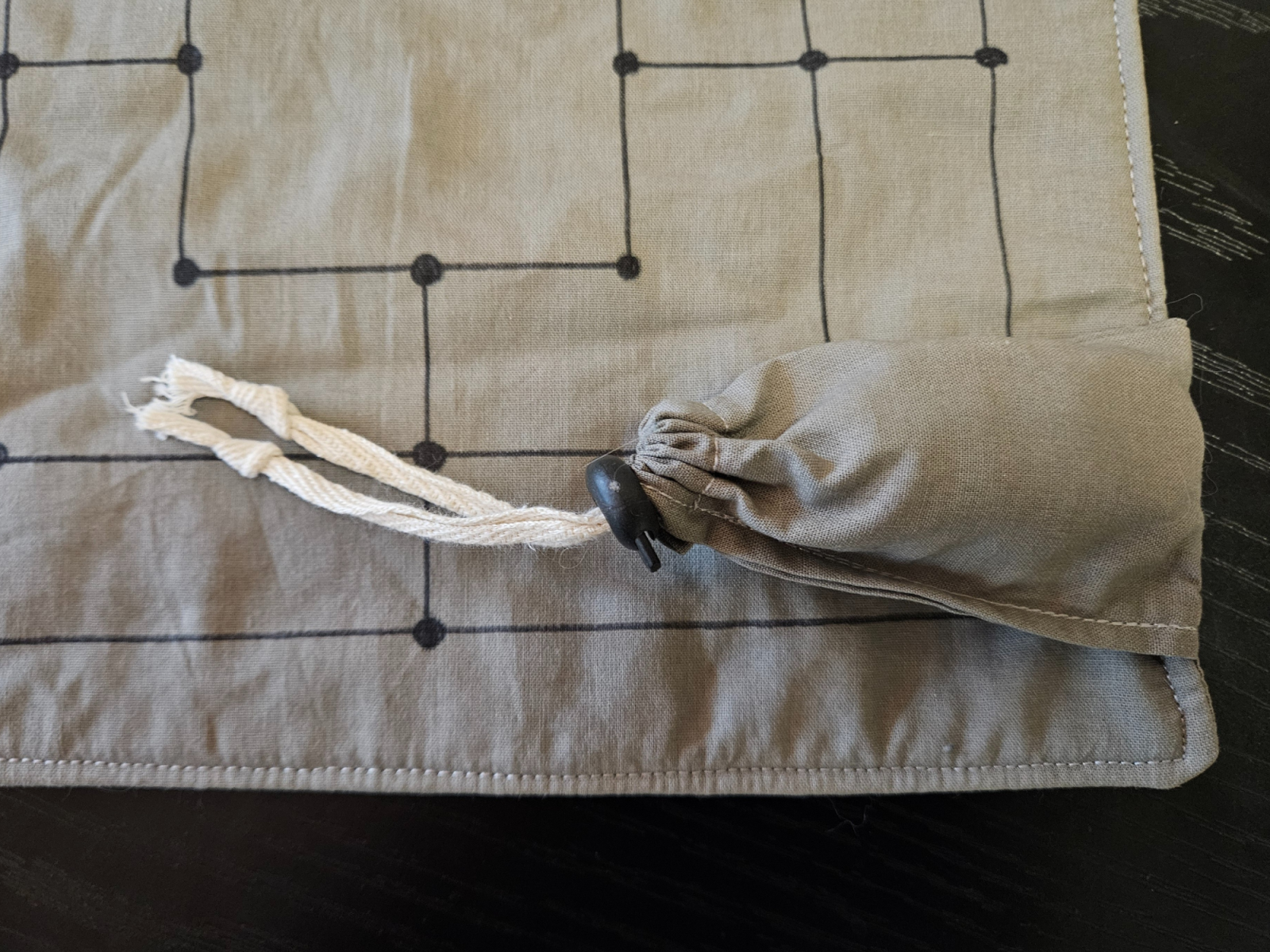 Blog content image for 'Sewing Tutorial: Fabric Travel Game – Tic Tac Toe & Nine Men’s Morris as a Roll-Up Game Board'