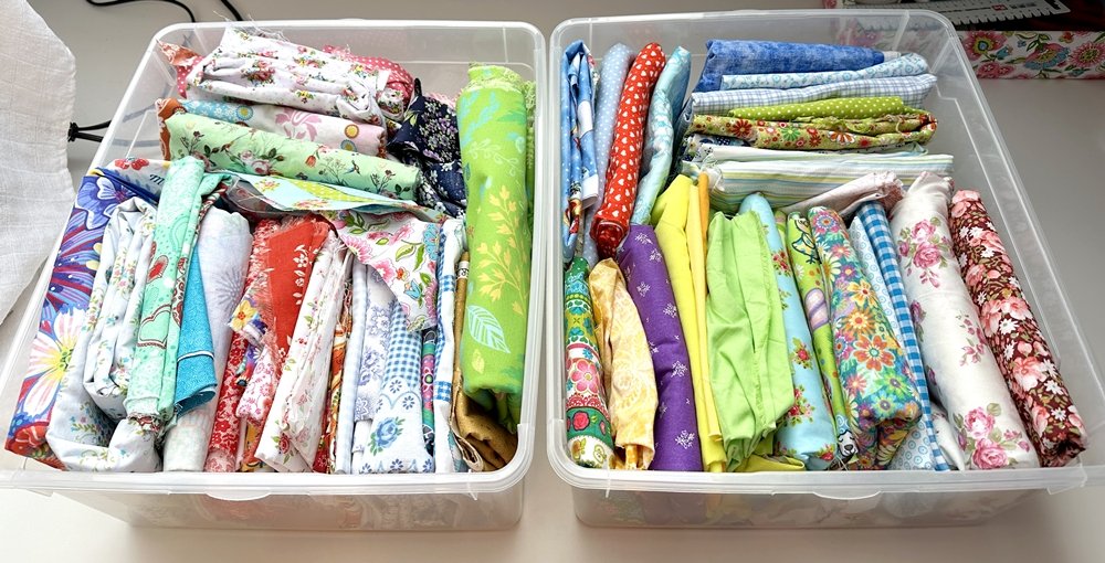 Blog-Inhaltsbild für 'Näh-Workshop Teil 1: Reste-Projekte und Patchwork-Bettdecke fürs Puppenbett'