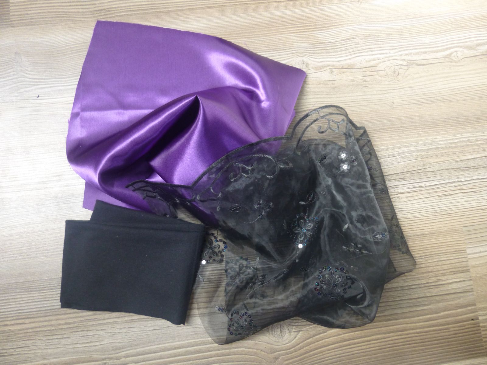 Blog-Inhaltsbild für 'Näh-Anleitung: Eleganter Damenrock'