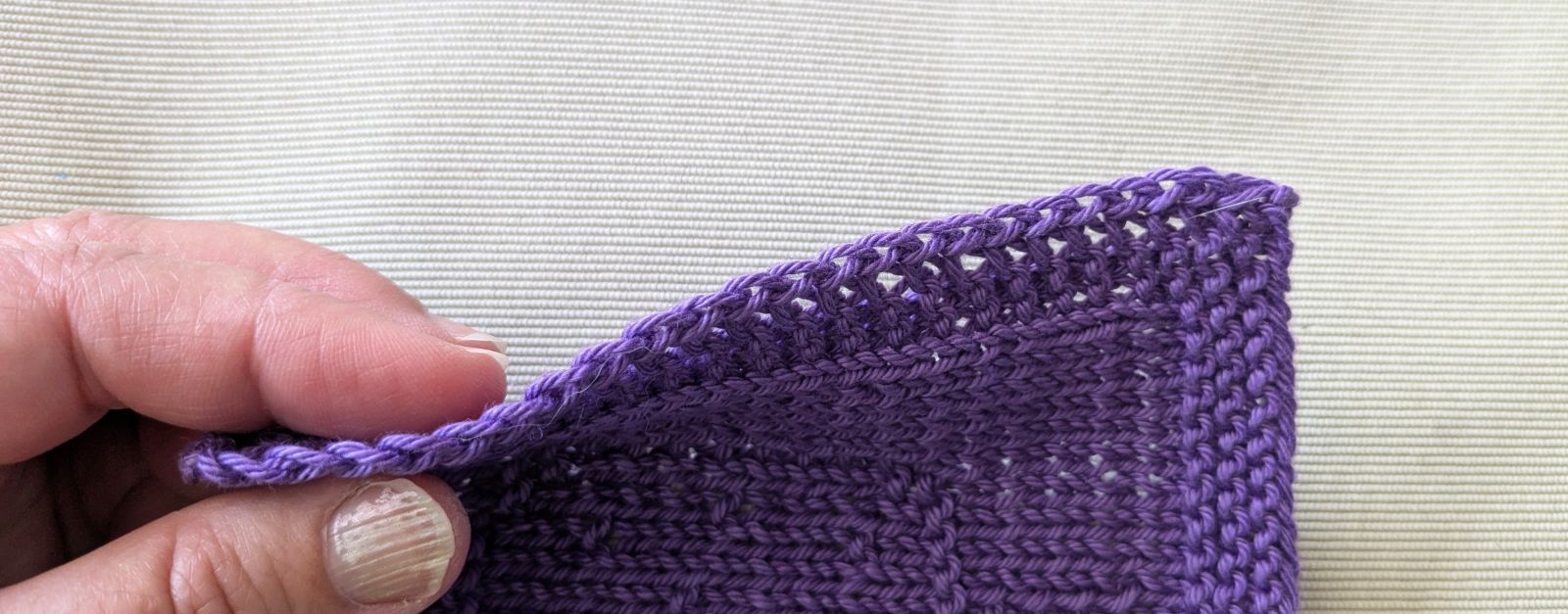 Blog-Inhaltsbild für 'Eis, Eis, Baby - Zwei sommerliche Untersetzer und eine ganz besondere Randmasche'