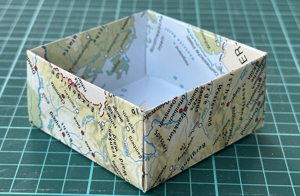 Blog-Inhaltsbild für 'Schachteln falten und was man daraus machen kann'