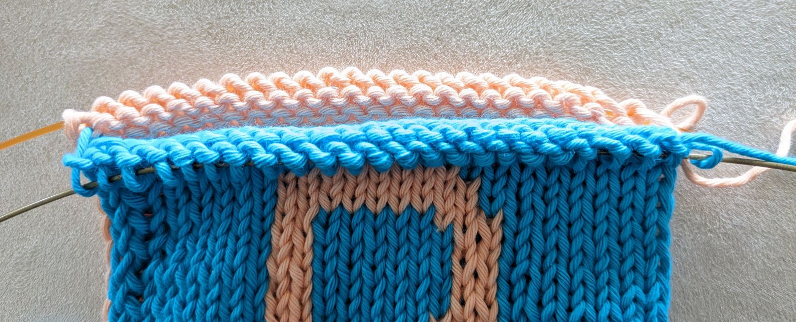 Blog-Inhaltsbild für 'Kostenlose Strickanleitung für ein "B" - in Doubleface'