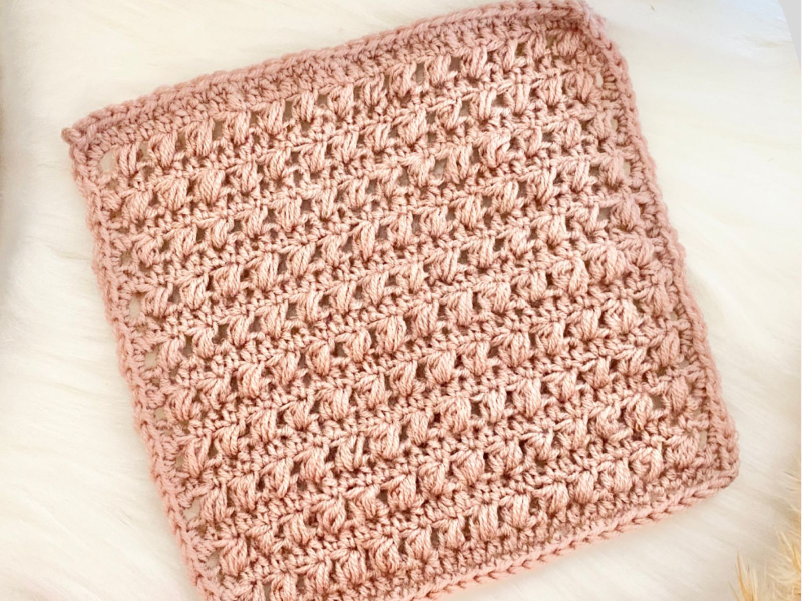 Blog-Inhaltsbild für 'Anfängerdecke, Häkeln lernen mit Wolldiamant'